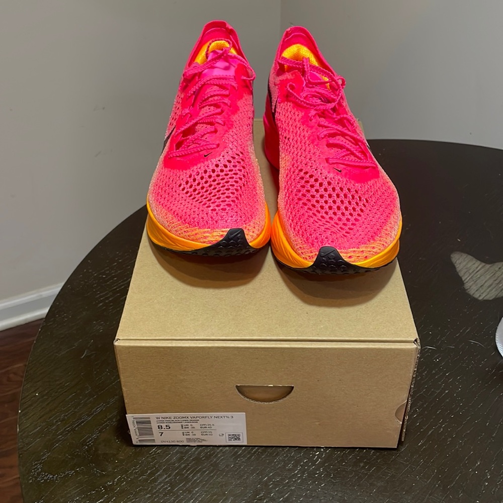 NIB Nike Women's ZoomX Vaporfly Next% Pink/Laser Orange Sz 8.5